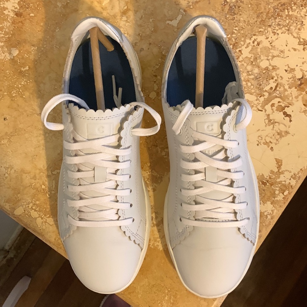 NWOT Cole Haan grand.os leather with silver detailing. Size 7 B.